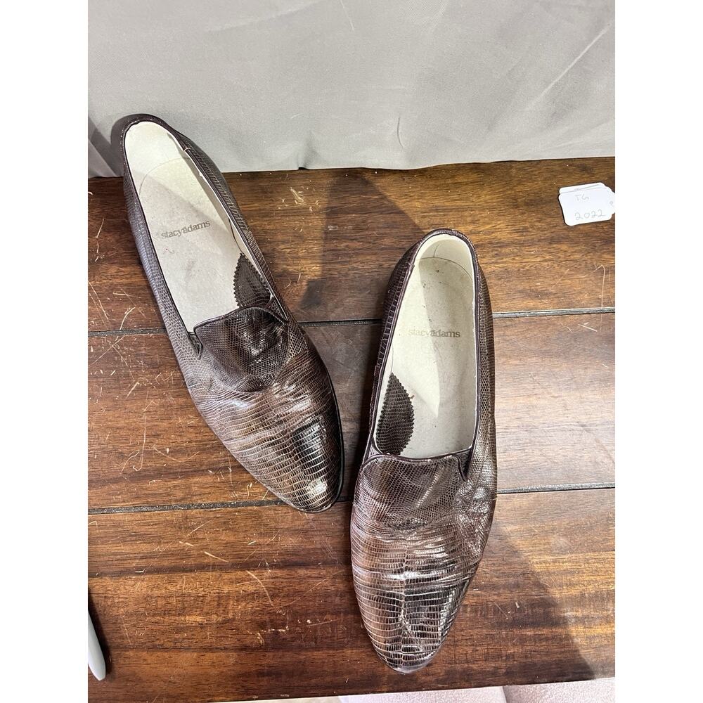 Stacy Adams men's dress loafers feature a brown lizard Size 10 TG2022